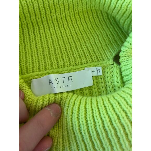 ASTR The Label Sepulveda Ribbed Cut-Out Turtleneck Sweater Size S Neon Green - Picture 4 of 7